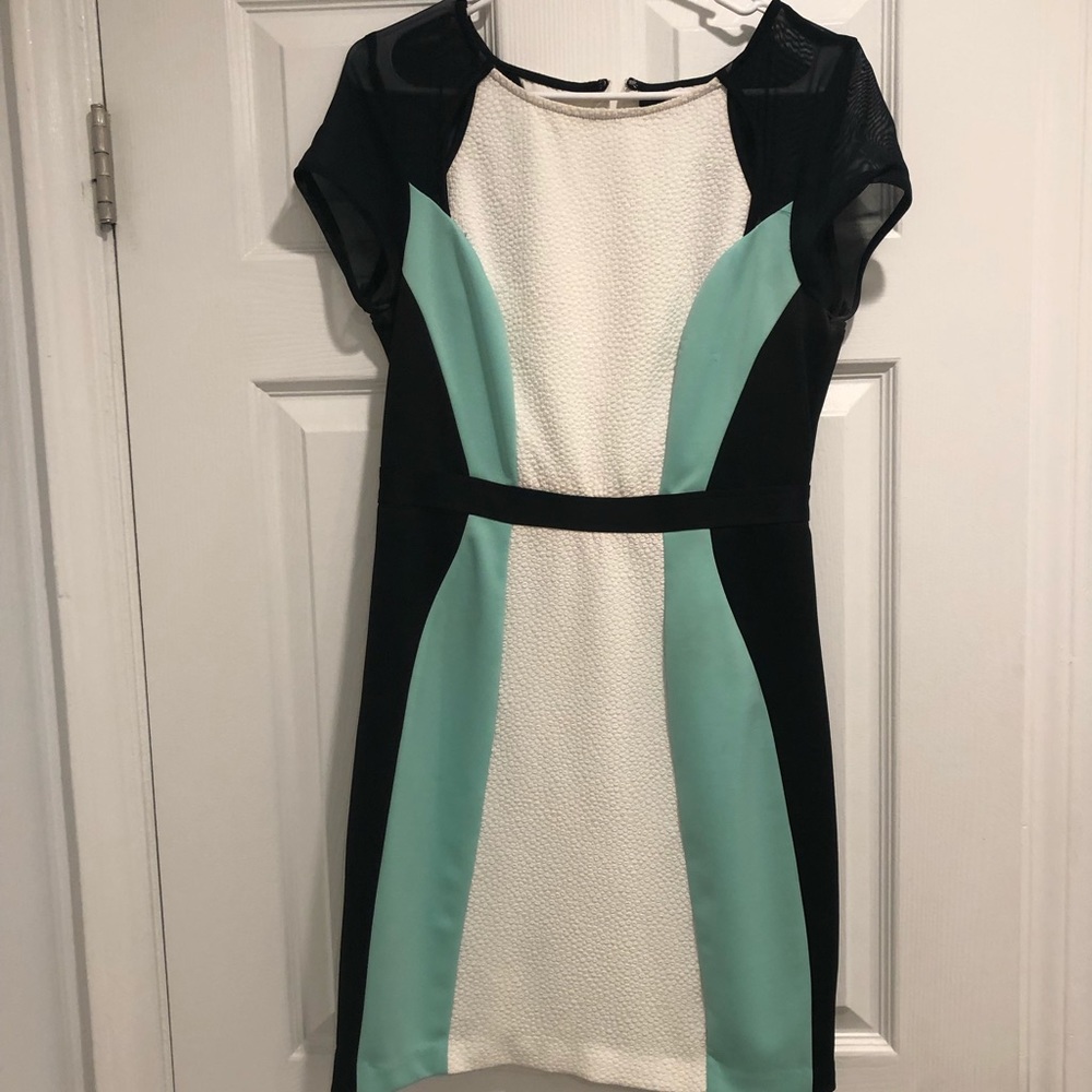 Dress - Picture 2 of 3